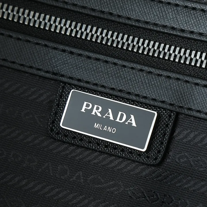 スーパーコピー プラダ キーホルダー