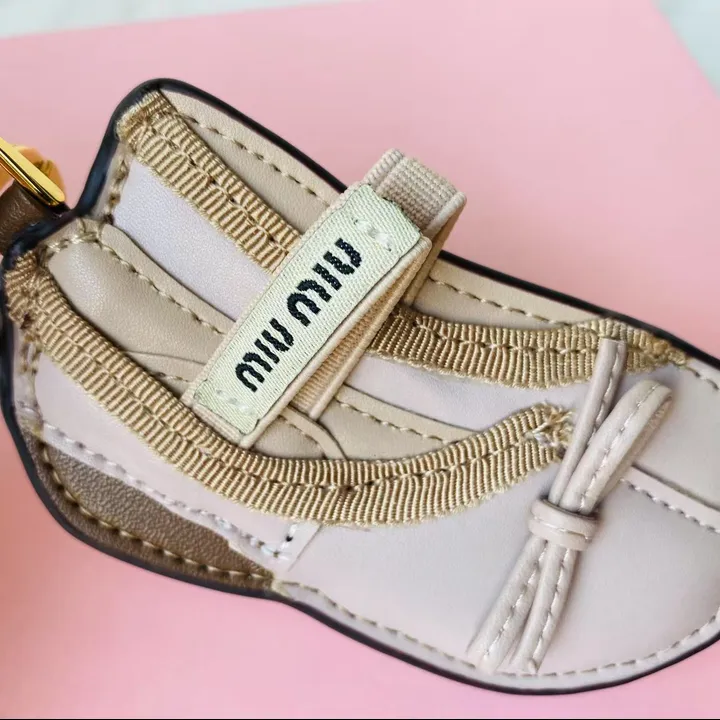 スーパーコピー ミュウミュウ キーホルダー