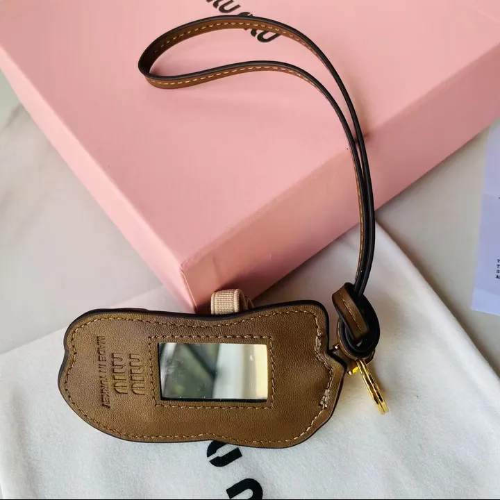 スーパーコピー ミュウミュウ キーホルダー