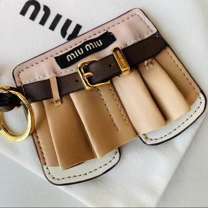 スーパーコピー ミュウミュウ キーホルダー