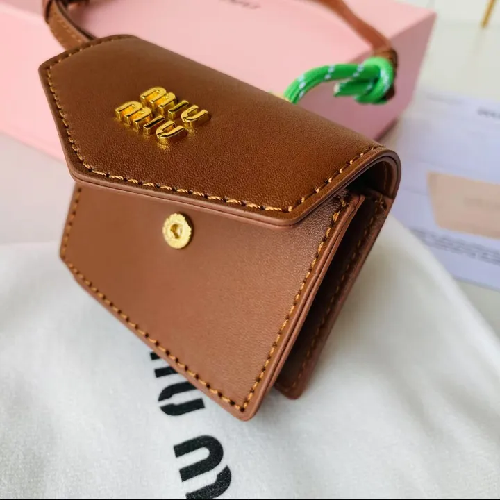 スーパーコピー ミュウミュウ キーホルダー