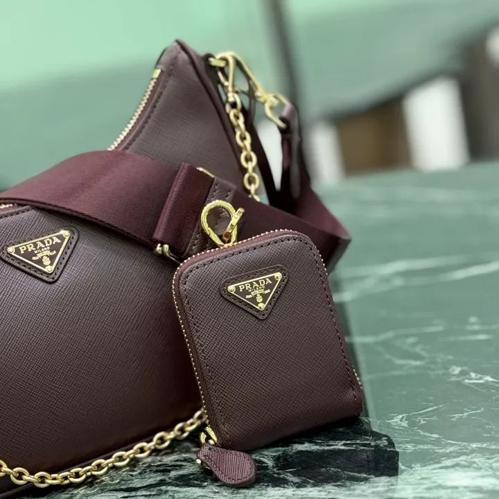 スーパーコピー プラダ キーホルダー