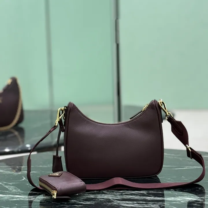 スーパーコピー プラダ キーホルダー