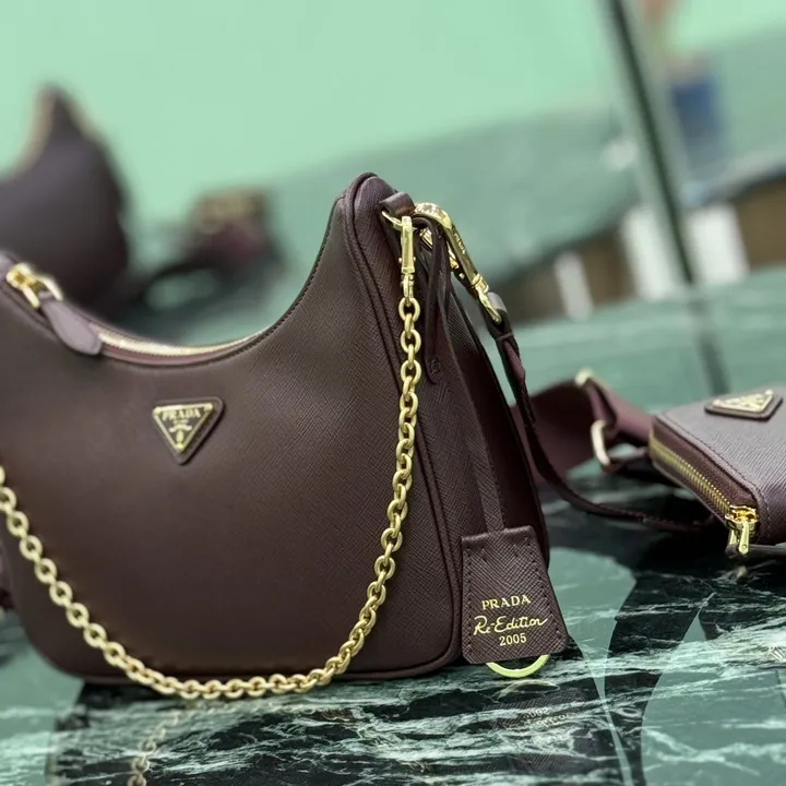 スーパーコピー プラダ キーホルダー