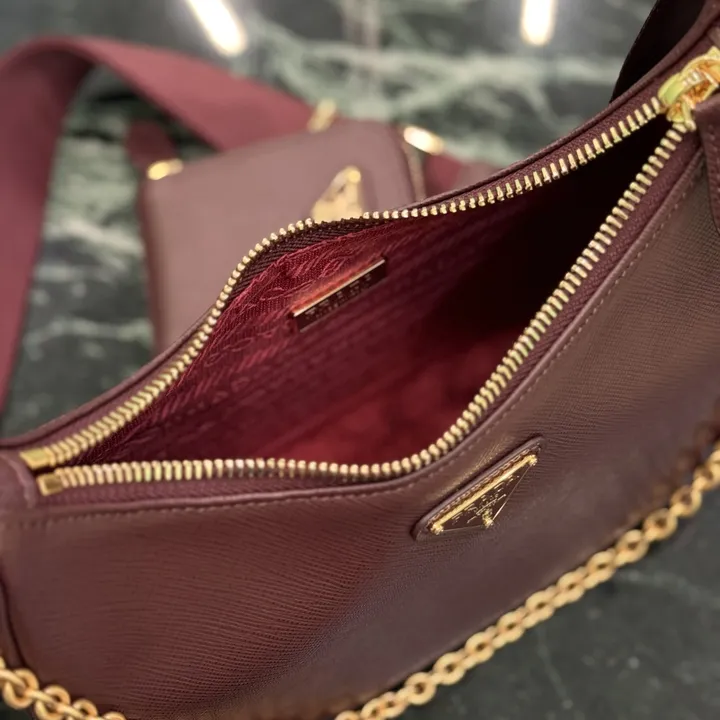 スーパーコピー プラダ キーホルダー