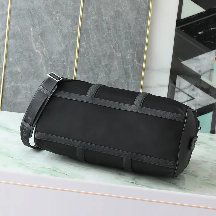 スーパーコピー バレンシアガ キーホルダー