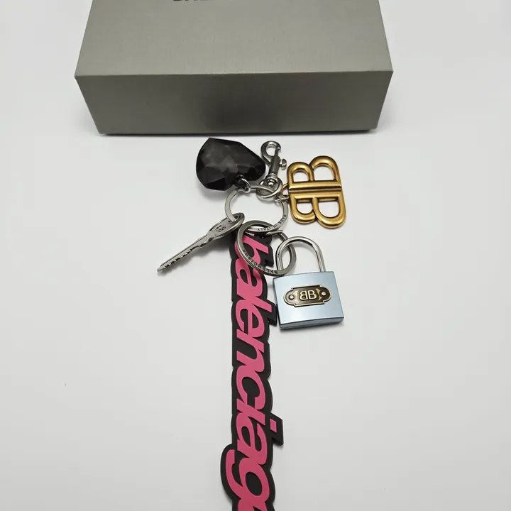 スーパーコピー ディオール キーホルダー