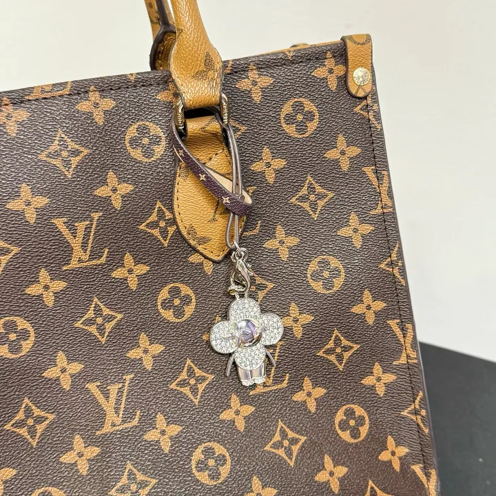 スーパーコピー ルイヴィトン キーホルダー