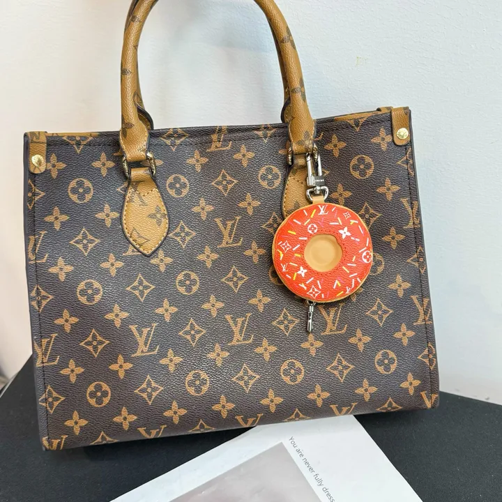 スーパーコピー ルイヴィトン キーホルダー