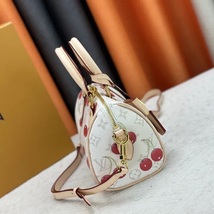 スーパーコピー ルイヴィトン キーホルダー