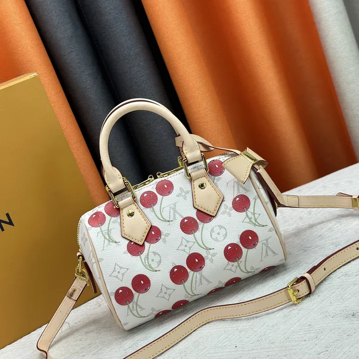 スーパーコピー ルイヴィトン キーホルダー