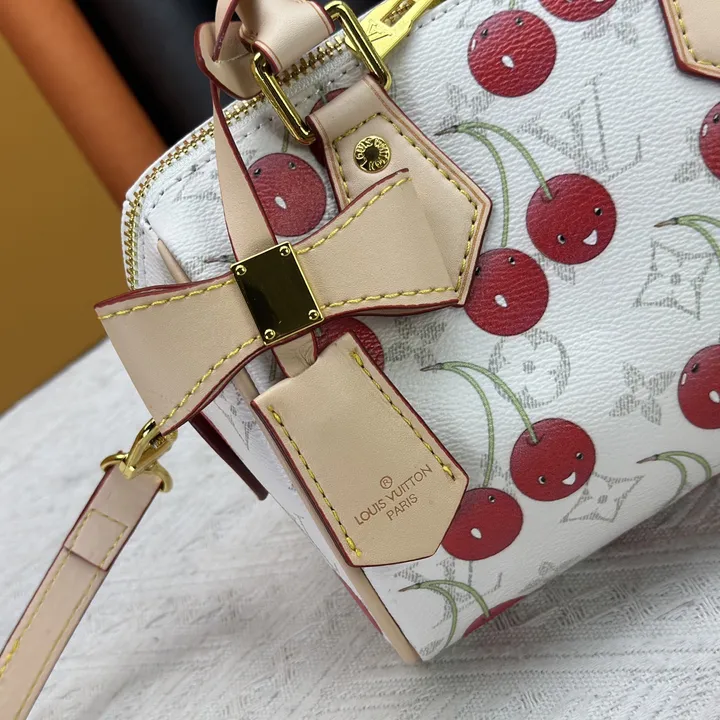 スーパーコピー ルイヴィトン キーホルダー