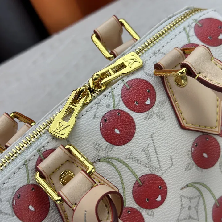 スーパーコピー ルイヴィトン キーホルダー