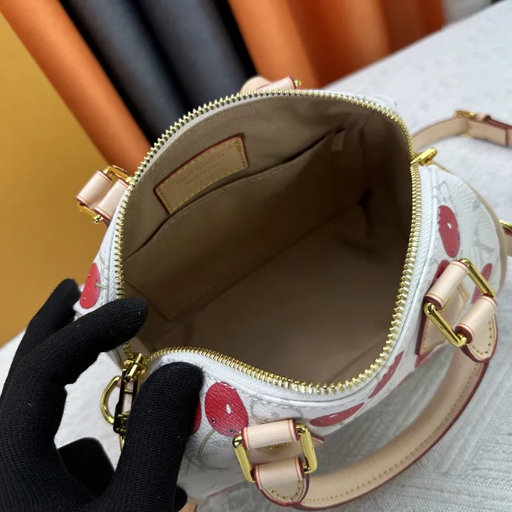 スーパーコピー ルイヴィトン キーホルダー