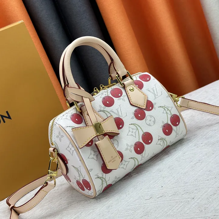 スーパーコピー ルイヴィトン キーホルダー