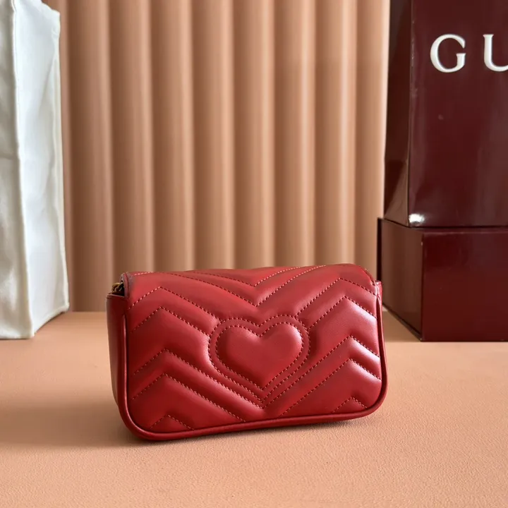 スーパーコピー ルイヴィトン キーホルダー