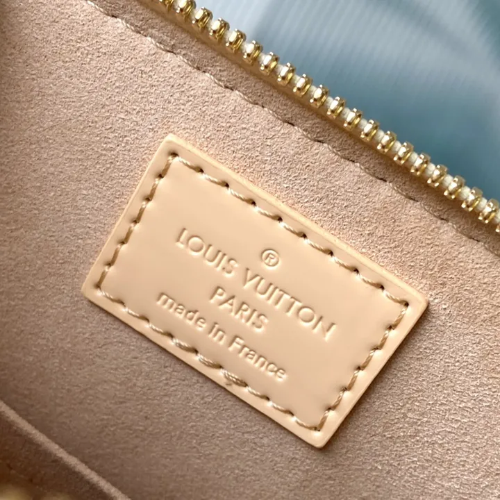 スーパーコピー ルイヴィトン キーホルダー