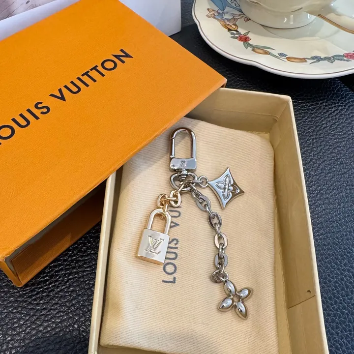スーパーコピー ルイヴィトン キーホルダー