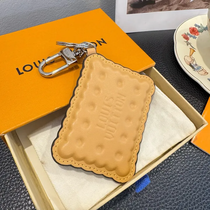 スーパーコピー ルイヴィトン キーホルダー