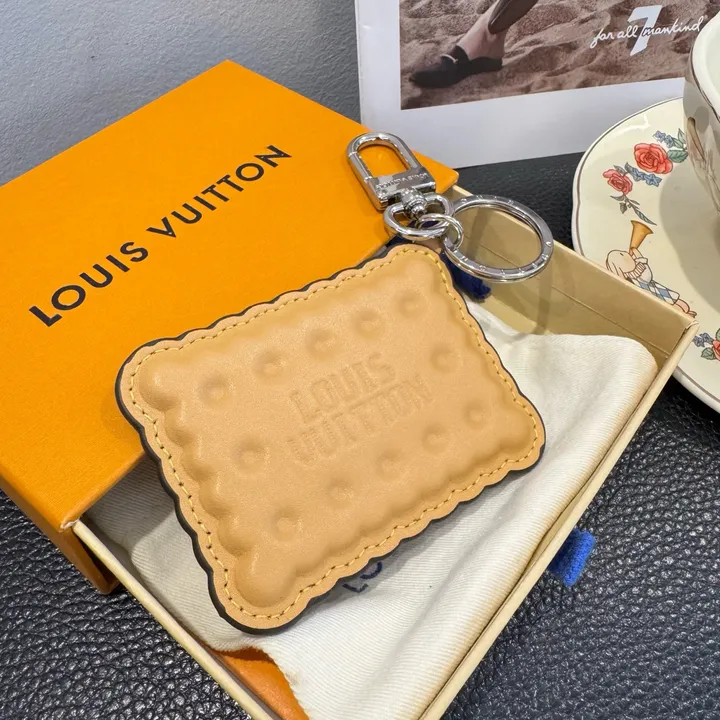 スーパーコピー ルイヴィトン キーホルダー