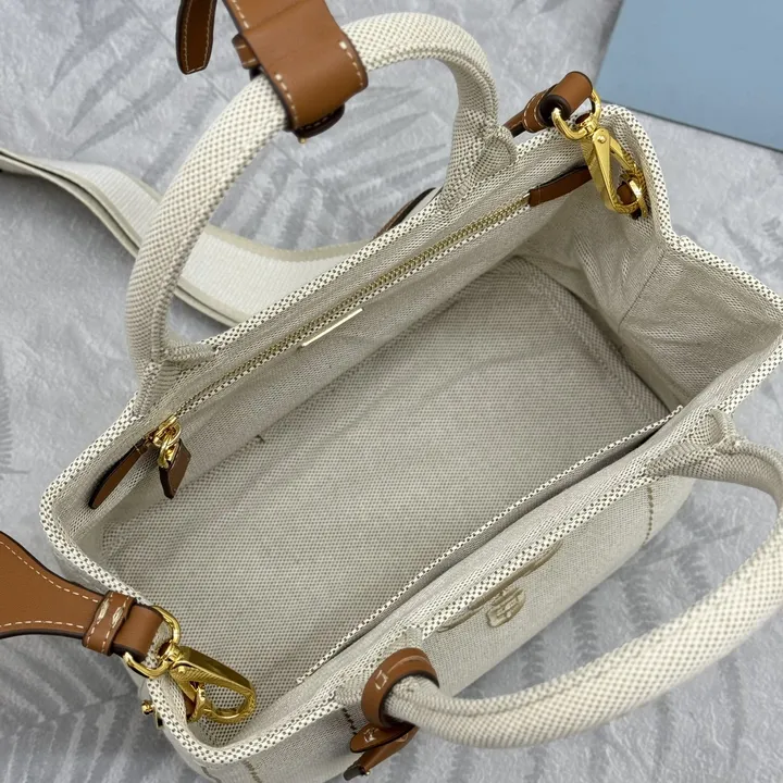 スーパーコピー バレンシアガ キーホルダー