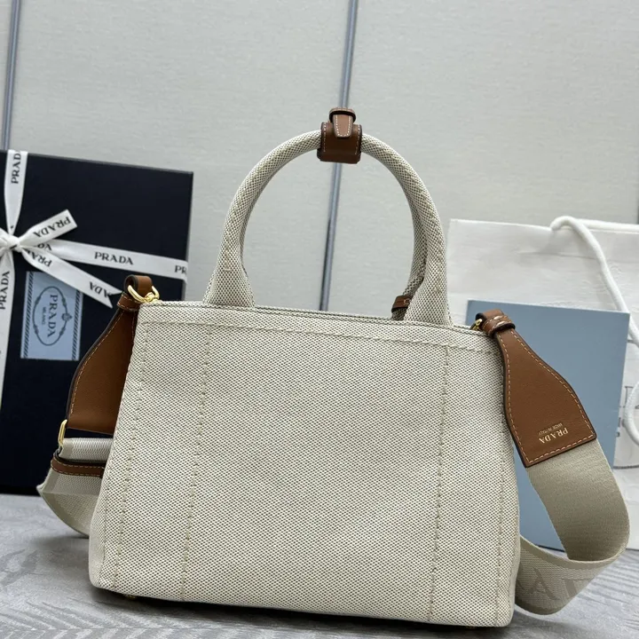 スーパーコピー バレンシアガ キーホルダー