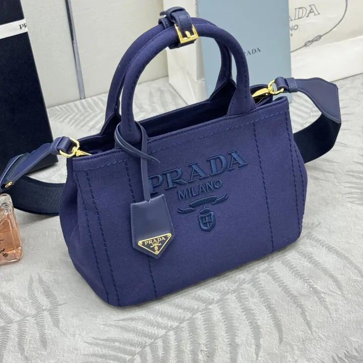 スーパーコピー バレンシアガ キーホルダー