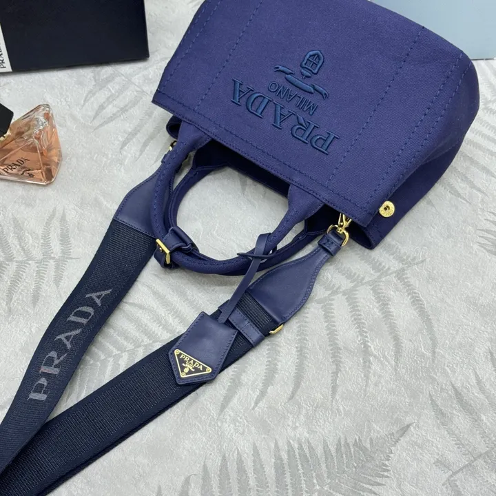 スーパーコピー バレンシアガ キーホルダー