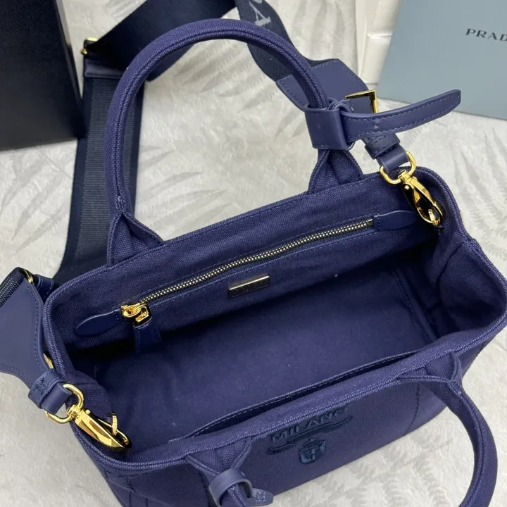 スーパーコピー バレンシアガ キーホルダー