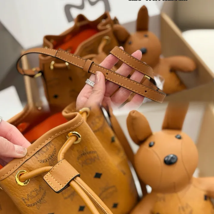 スーパーコピー エムシーエム キーホルダー