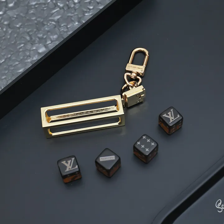 スーパーコピー ルイヴィトン キーホルダー