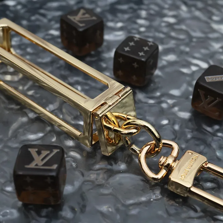 スーパーコピー ルイヴィトン キーホルダー