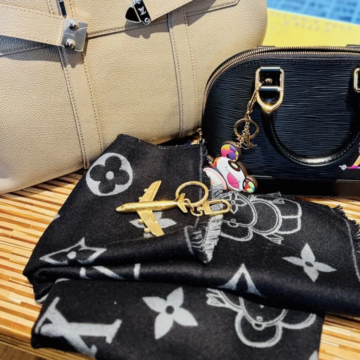 スーパーコピー ルイヴィトン キーホルダー