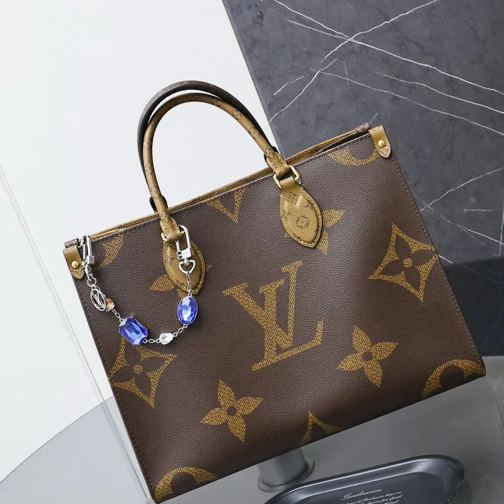 スーパーコピー ルイヴィトン キーホルダー