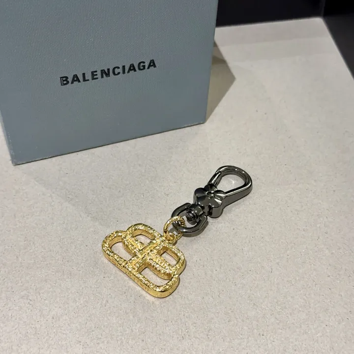 スーパーコピー バレンシアガ キーホルダー