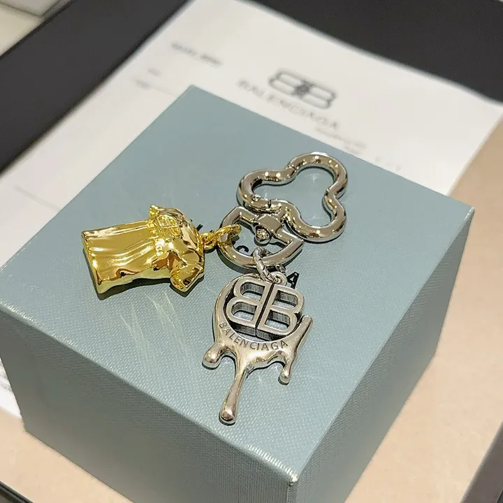 スーパーコピー バレンシアガ キーホルダー