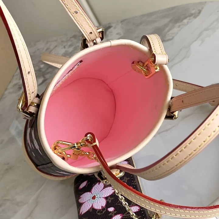 スーパーコピー ルイヴィトン キーホルダー