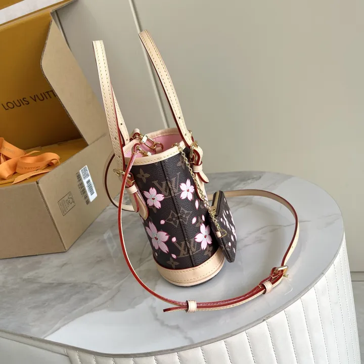 スーパーコピー ルイヴィトン キーホルダー