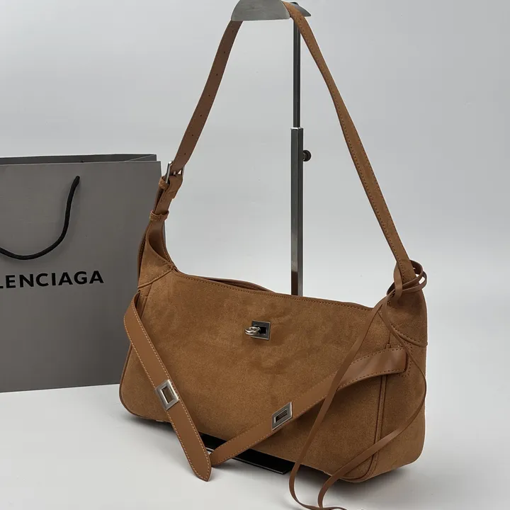 スーパーコピー バレンシアガ キーホルダー