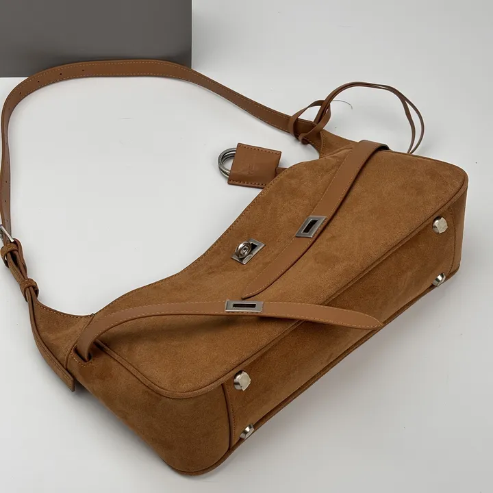 スーパーコピー バレンシアガ キーホルダー