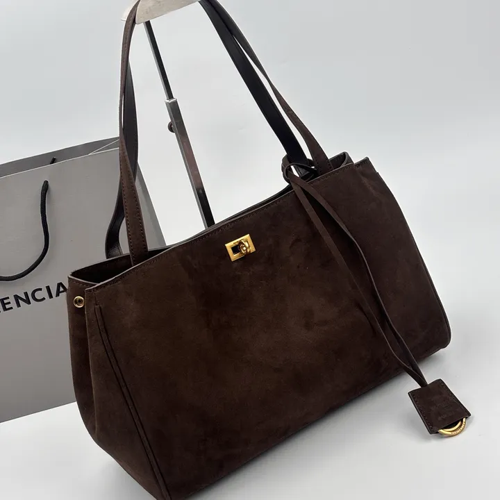 スーパーコピー バレンシアガ キーホルダー