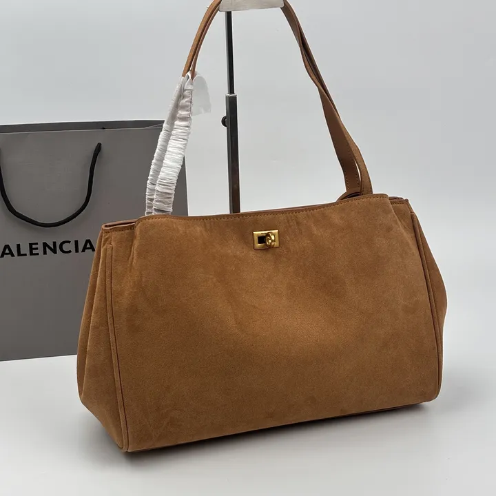 スーパーコピー バレンシアガ キーホルダー