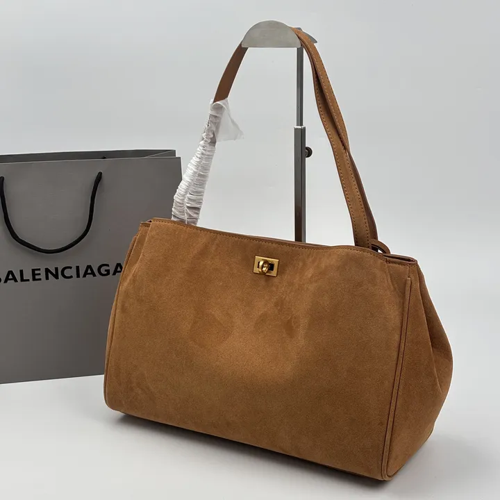 スーパーコピー バレンシアガ キーホルダー