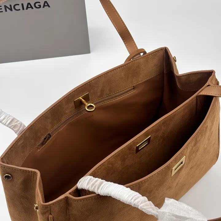 スーパーコピー バレンシアガ キーホルダー