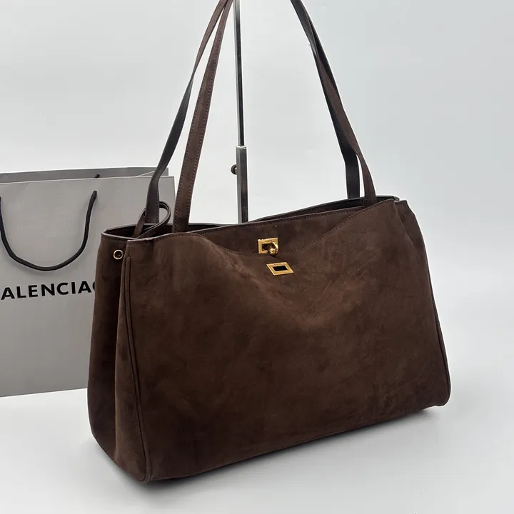 スーパーコピー バレンシアガ キーホルダー