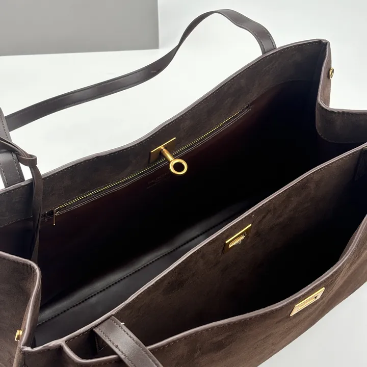 スーパーコピー バレンシアガ キーホルダー