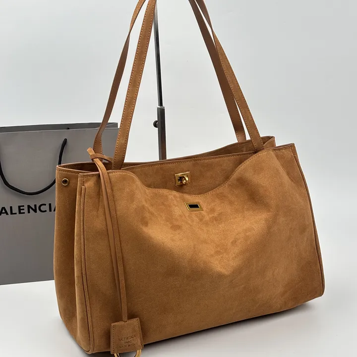 スーパーコピー バレンシアガ キーホルダー