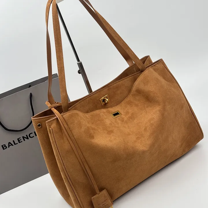 スーパーコピー バレンシアガ キーホルダー