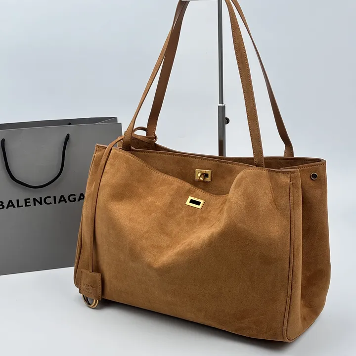 スーパーコピー バレンシアガ キーホルダー