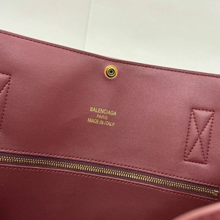 スーパーコピー バレンシアガ キーホルダー